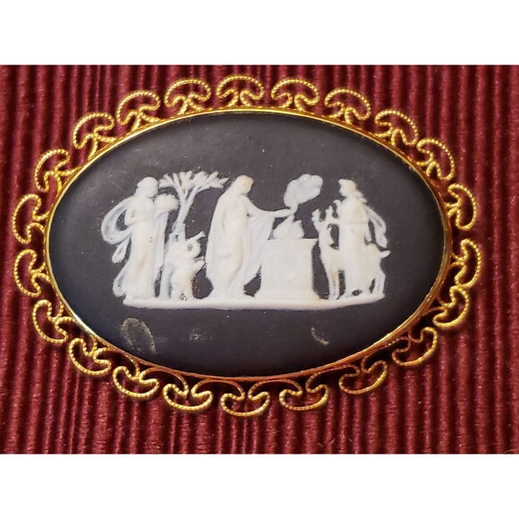 Vintage Wedgwood Van Dell Jasper Wear 12 Karat Gold Filled Cameo Brooch Pin - Picture 1 of 10